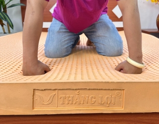 Nệm cao su thiên nhiên Thắng Lợi giá bao nhiêu?